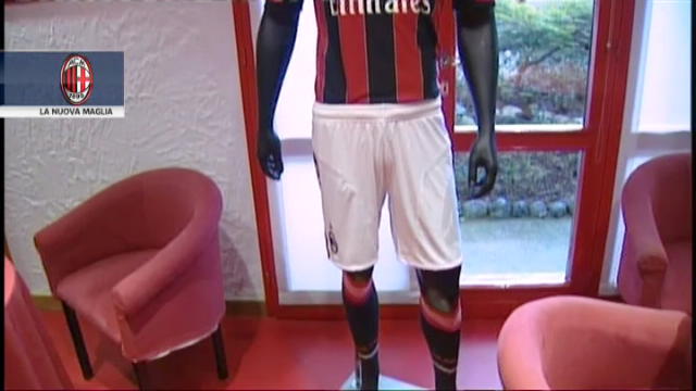 Milan, presentata la nuova maglia