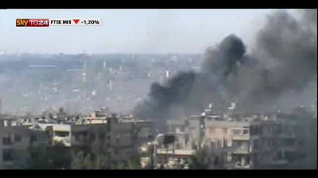 Ancora esplosioni a Homs, l'ONU: civili intrappolati