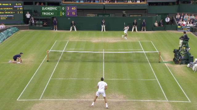 Wimbledon, Djokovic vola nei quarti