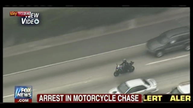 California, motociclista arrestato in autostrada