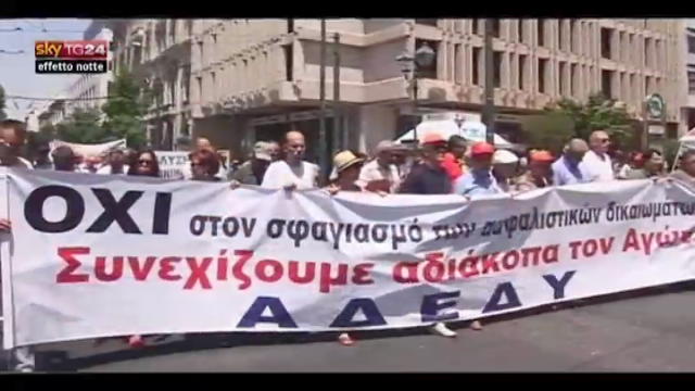 Effetto Notte - Grecia, dipendenti contro i tagli