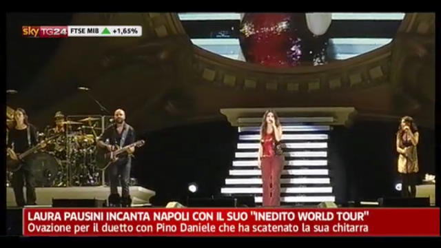 Laura Pausini incanta Napoli con il suo "inedito World Tour"
