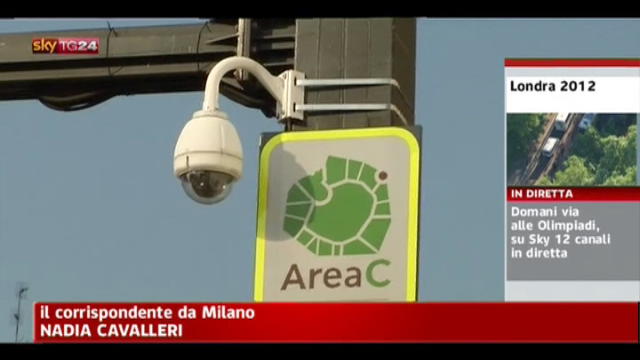 Milano, cittadini divisi dopo la sospensione dell'Area C