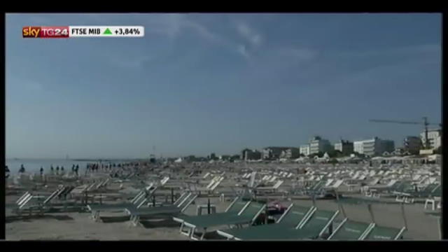 Spiagge, adesione massiccia allo "sciopero degli ombrelloni"