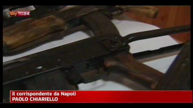 Napoli, scoperto arsenale della camorra nel bagagliaio auto