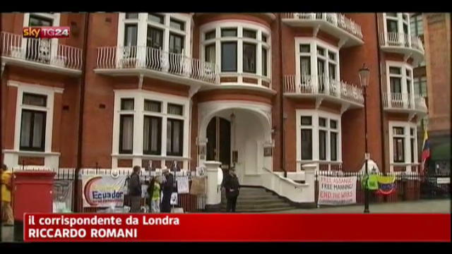 Londra e Quito ai ferri corti, asilo per Assange