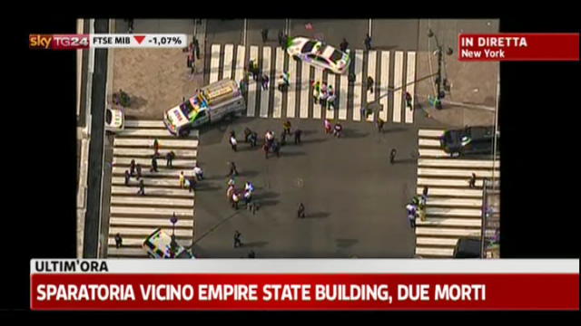 New York, sparatoria vicino Empire State Building: due morti