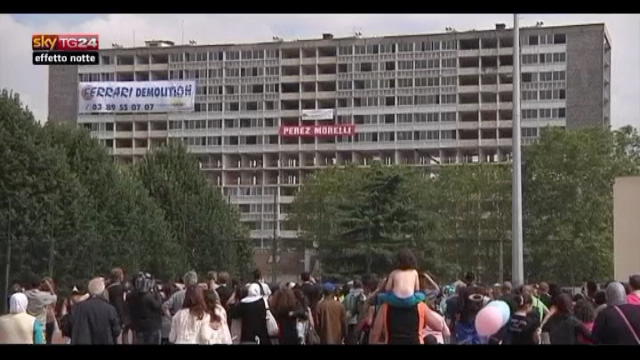 Lost & found, Parigi: demolizione palazzo e fuga per polvere
