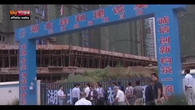 Effetto notte - Cina,ascensore precipita, 19 morti
