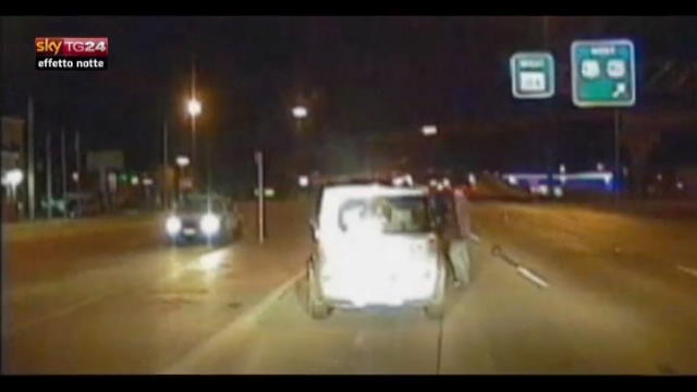 Effetto notte:Texas,scontro tra auto nel video della polizia