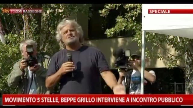 Movimento 5 stelle,Beppe Grillo interviene incontro pubblico