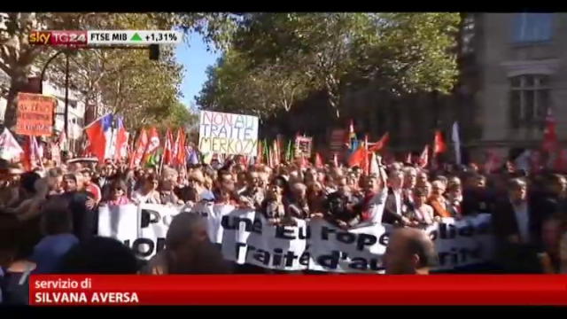 Francia, manifestazione a Parigi contro austerity