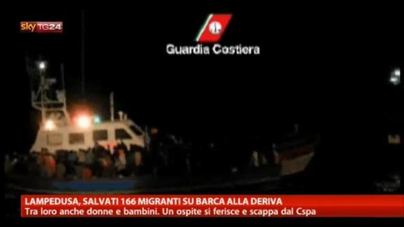 Lampedusa, salvati 166 migranti su barca alla deriva