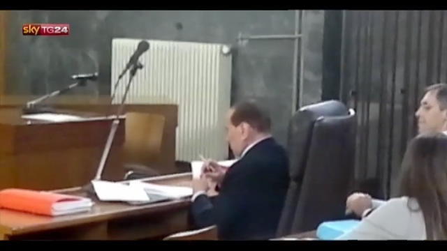 Berlusconi in aula: ad Arcore mai scene di sesso