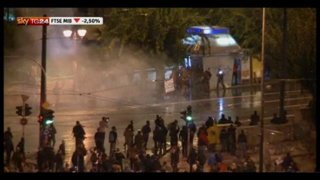 Crisi Grecia, scontri in piazza Syntagma