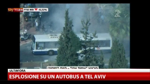 Attentato ad autobus a Tel Aviv: 15 feriti, almeno uno grave