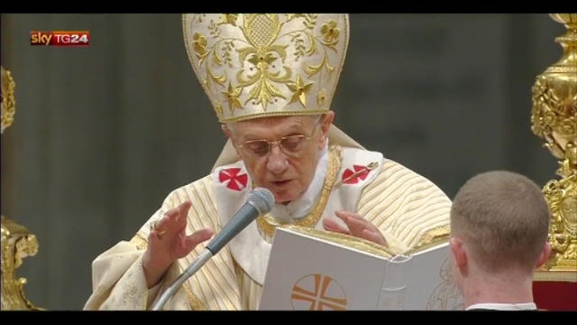 Il papa celebra la messa di Natale a San Pietro