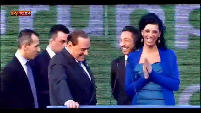 "Come madre e moglie, sono imbarazzata da parole Berlusconi"