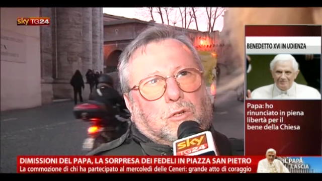 Dimissioni Papa, la sorpresa dei fedeli in piazza San Pietro