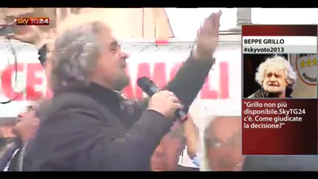 Beppe Grillo dal palco di Savona