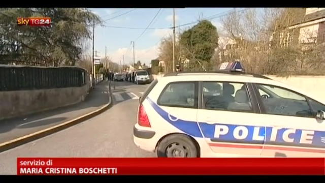 Francia: tre fratelli uccisi a coltellate, fermata la madre