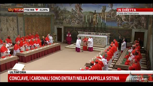 Conclave, il cardinale decano legge il giuramento