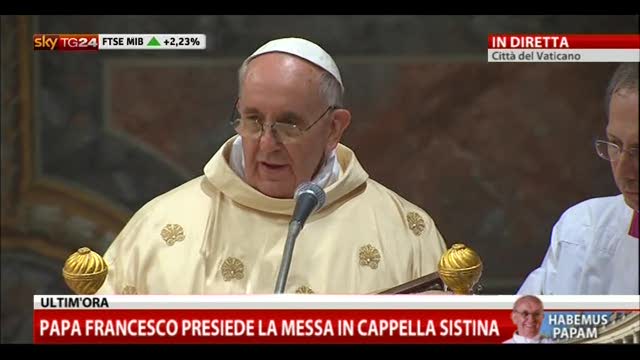 Papa Francesco rifiuta l'omelia in latino, parla a braccio