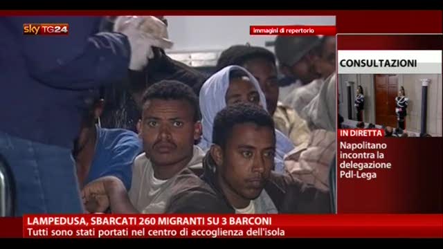 Lampedusa, sbarcati 260 migranti su 3 barconi