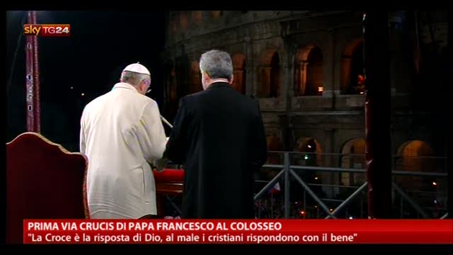 Prima Via Crucis di Papa Francesco al Colosseo