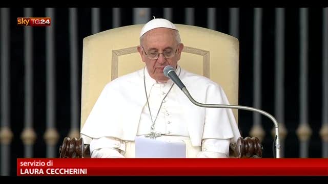 Papa: tolleranza zero sui casi di abuso del clero su minori