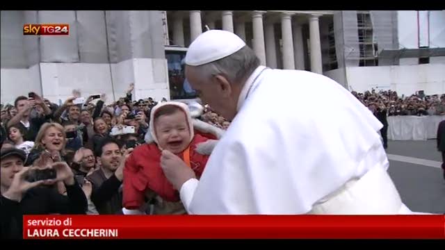 Oltre 30mila persone a San Pietro per udienza papa Francesco