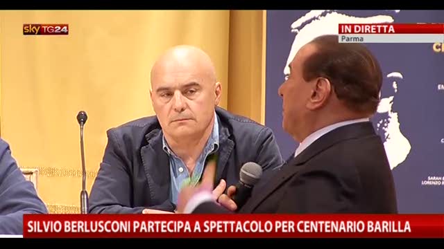 Berlusconi partecipa allo spettacolo per Centenario Barilla