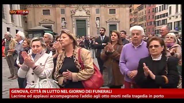 Genova, città in lutto nel giorno dei funerali