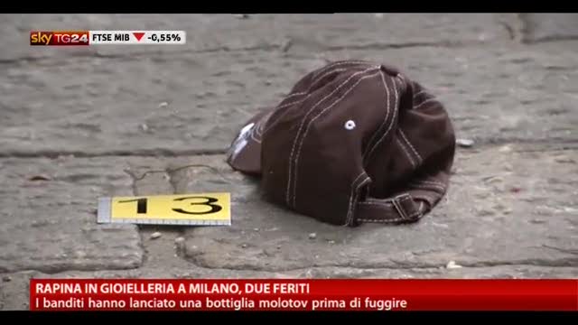 Rapina in gioielleria a Milano, due feriti