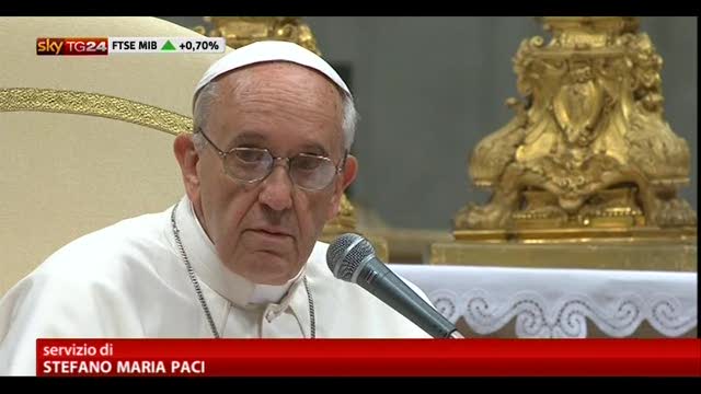 Pedofilia, Papa Francesco: avanti con l'impegno contro abusi