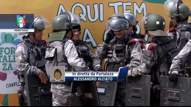Scontri a Fortaleza, la polizia attaccata da un corteo