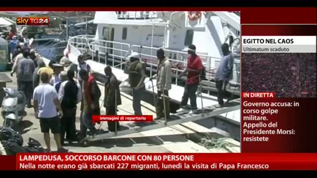 Lampedusa, soccorso barcone con 80 persone