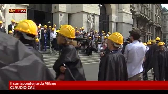 Milano, caschi gialli in piazza per "Giornata della collera"