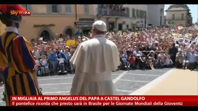In migliaia al primo Angelus del Papa a Castel Gandolfo