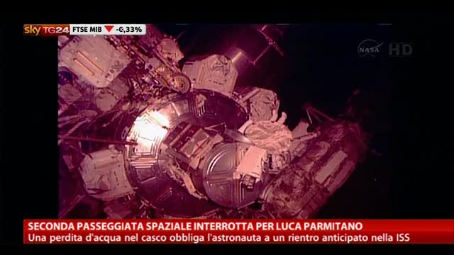 Interrotta la seconda passeggiata spaziale di Luca Parmitano