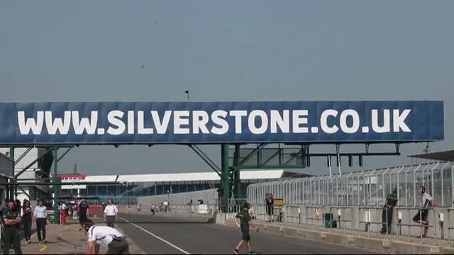 F1, a Silverstone primo giorno di test Pirelli