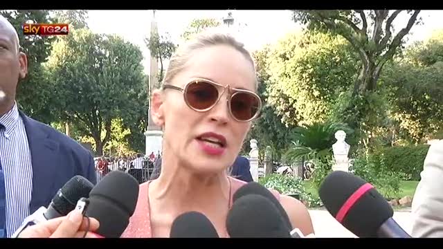 Sharon Stone lascia Roma dopo le riprese di Un Ragazzo d'Oro