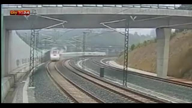Spagna, autorità locali:treno deragliato per alta velocità