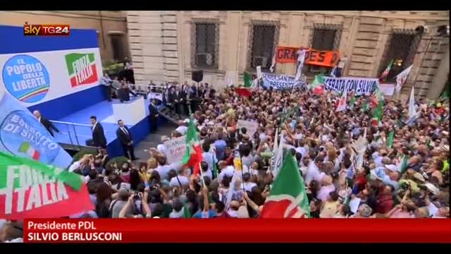 Berlusconi al suo popolo: "Non mollo, è una promessa"
