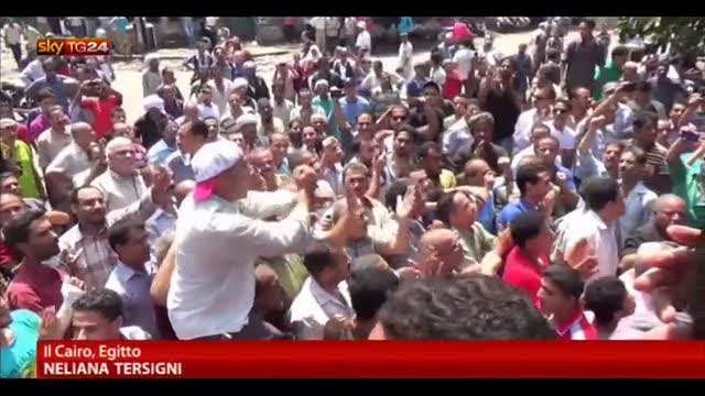 Egitto, dimostranti barricati, evacuata Moschea Al Fatah