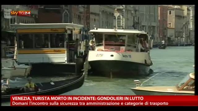 Venezia, turista morto in incidente: gondolieri in lutto