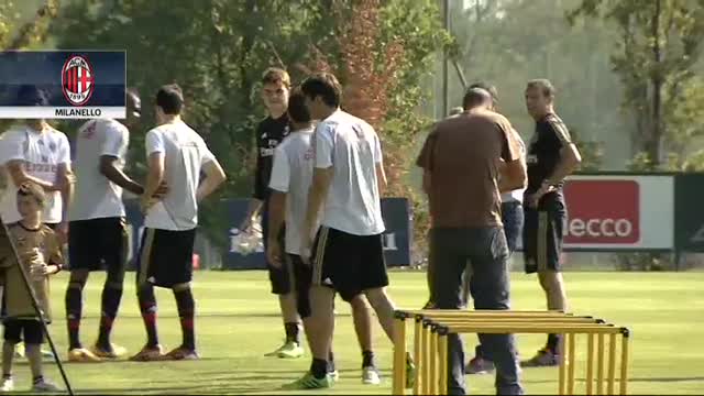 Milan, il primo allenamento con i rossoneri di Kakà