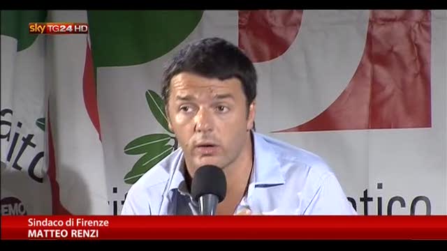 Renzi: "Il governo non salterà, al centrodestra conviene"