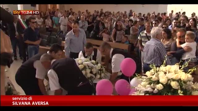 Gela, funerale della bimba morta a Tor Vergata