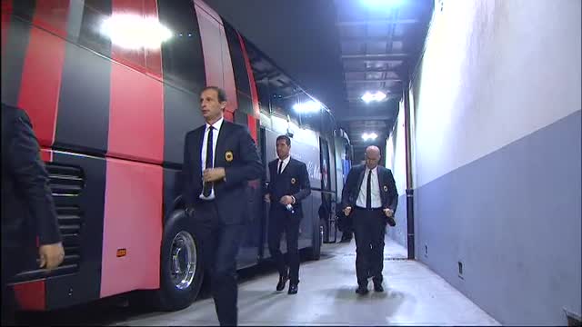 Milan-Napoli, l'arrivo dei rossoneri